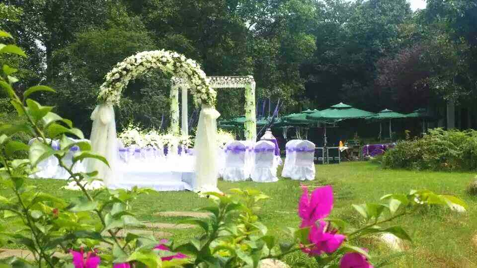 成都草坪婚禮場(chǎng)地 成都草坪婚禮場(chǎng)地