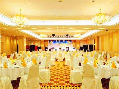 一般酒店婚宴多少錢一桌 一般酒店婚宴多少錢一桌