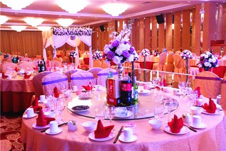 成都婚宴多少錢(qián)一桌 成都婚宴多少錢(qián)一桌